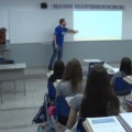 Professor e alunos comentam sobre o tema da redação do Enem 2025