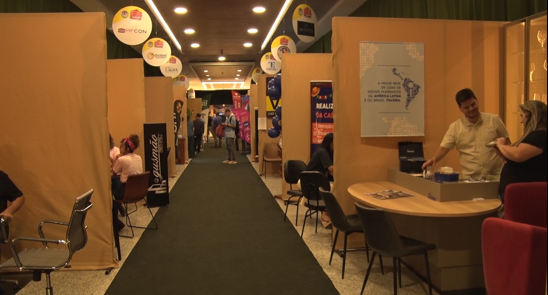 Em 2024, o evento movimentou mais de R$ 4 milhões em negócios, número que deve ser superado este ano graças ao aumento de visitantes e de expositores. Foto: Reprodução/TVC HD. Em 2024, o evento movimentou mais de R$ 4 milhões em negócios, número que deve ser superado este ano graças ao aumento de visitantes e de expositores. Foto: Reprodução/TVC HD.