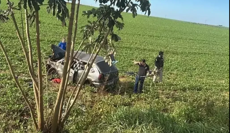 Veículo ficou totalmente destruído / Foto: Reprodução/Rio Brilhante em Tempo Real