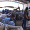 Trabalho em cooperativa de Três Lagoas dá novo destino a materiais e pessoas
