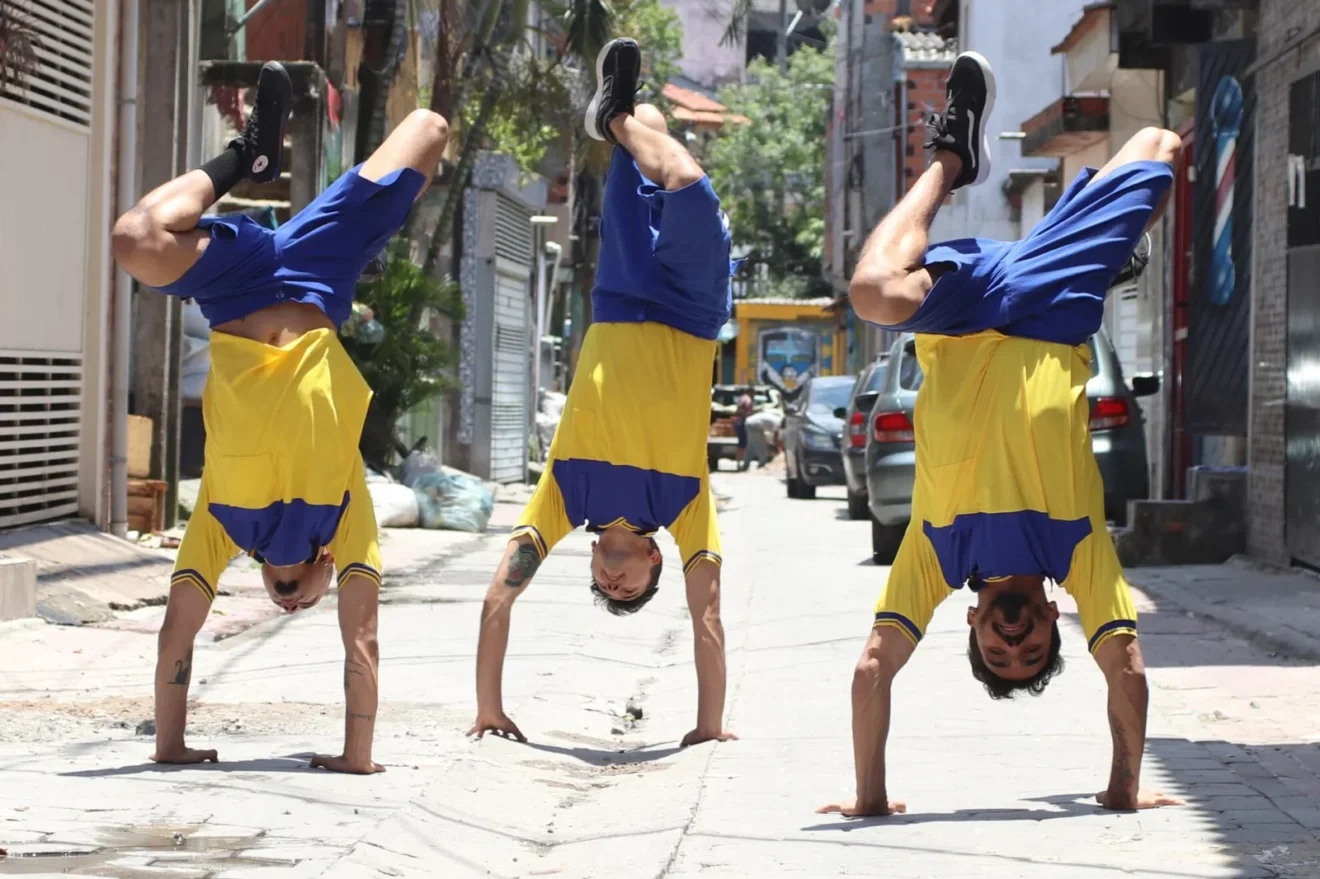 Espetáculo leva breaking e interação direta com o público ao coração da Capital Espetáculo leva breaking e interação direta com o público ao coração da Capital