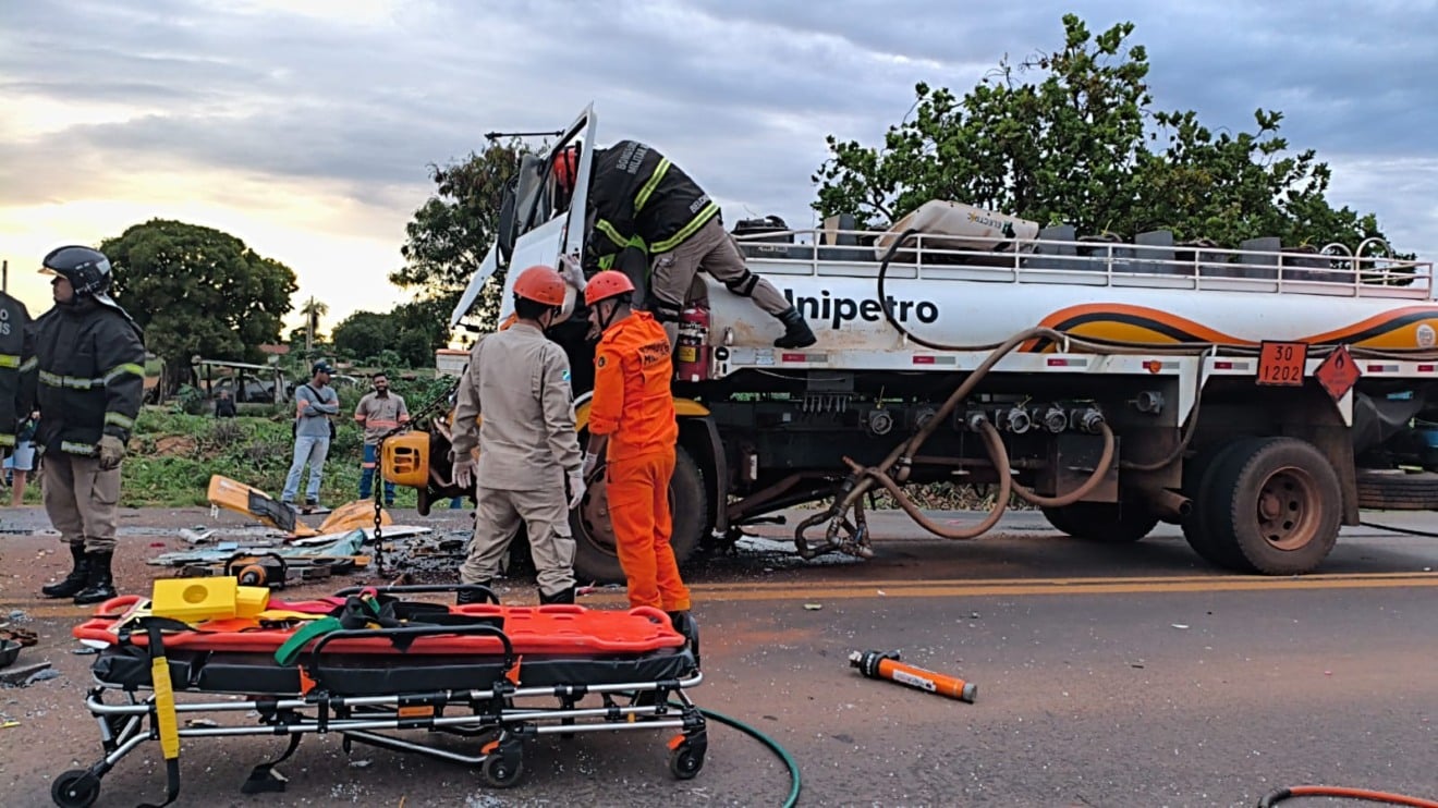 Motorista de carro só não teve final trágico por milagre: Alfredo Neto/RCN67 