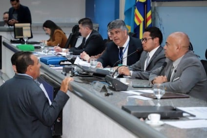 Medida foi validada em assembleia da ACP e prevê reajuste adicional de 5% aos professores da rede municipal - Reprodução/Câmara Municipal