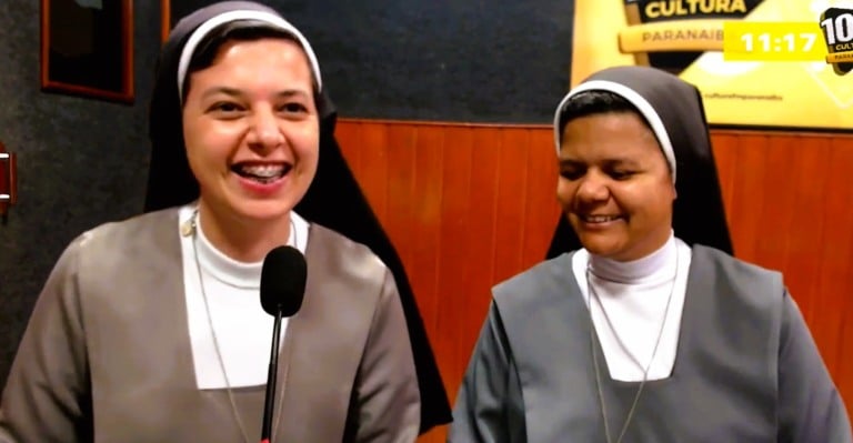 Irmãs Aureana e Terezinha nos estúdios da Rádio Cultura FM Paranaíba - Foto/Cultura FM