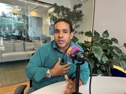 Hermínio Afonso Ferreira nos estúdios da Massa FM Campo Grande - Foto: Raíssa Vitória/Portal RCN67