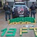 Ocorrência resultou na prisão de um suspeito por tráfico e na apreensão de uma quantidade significativa de drogas - Foto/13° BPM