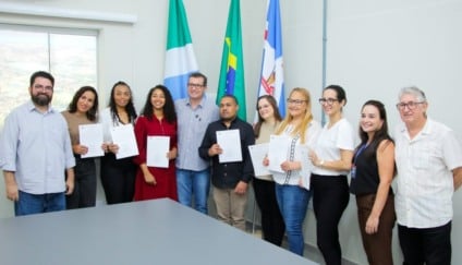 Prefeitura empossa servidores e garante adequação de jornada sem redução de salários