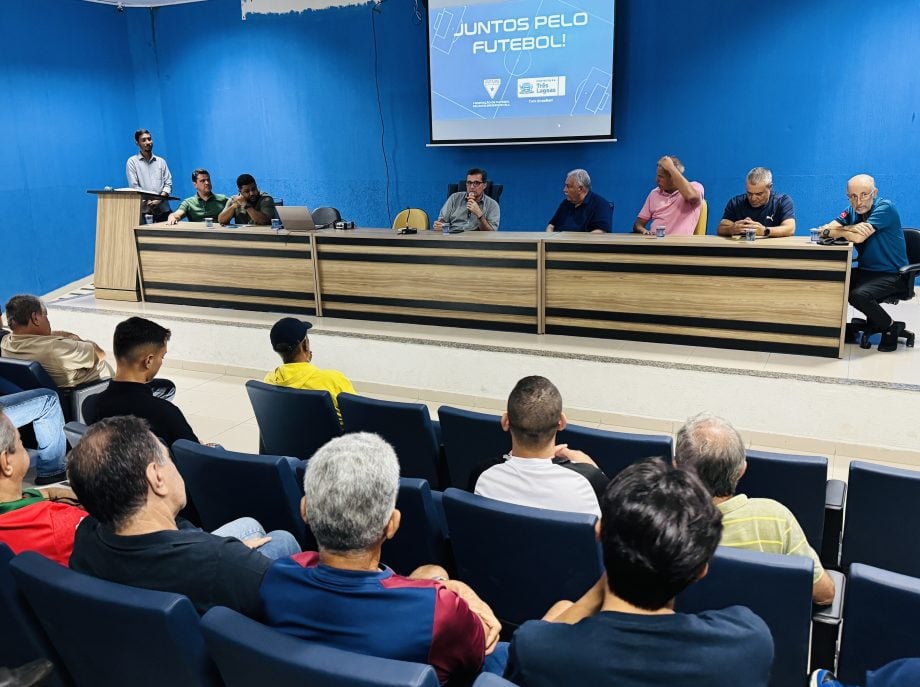 O presidente esteve reunido com o prefeito Cassiano Maia (PP), vereadores e representantes do esporte local para tratar da participação da cidade no Campeonato Sul-Mato-Grossense Série B de 2026. Foto: Arquivo.