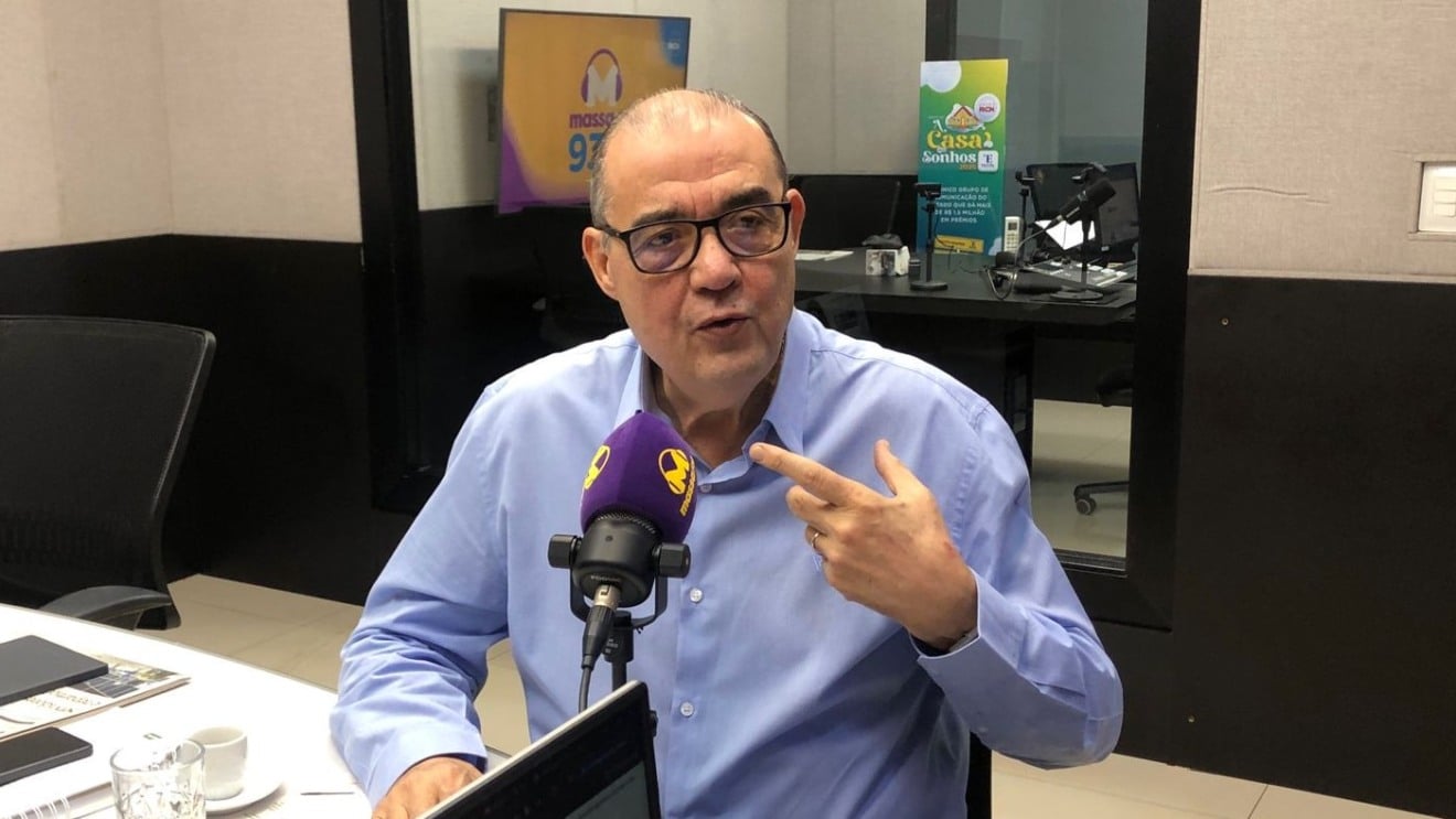 Ronaldo Queiroz, no estúdio da Rádio Massa Campo Grande (Foto: Fernando de Carvalho/ Massa CG) Ronaldo Queiroz, no estúdio da Rádio Massa Campo Grande (Foto: Fernando de Carvalho/ Massa CG)