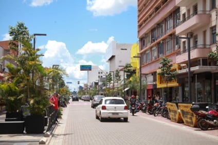 Agetran inicia a retirada de fios soltos no quadrilátero central de Campo Grande - Foto: Divulgação/Prefeitura de CG