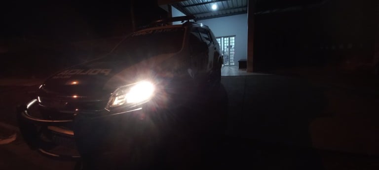 Homem tenta atear fogo na esposa após ela descobrir traição