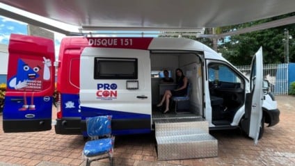 Procon de Três Lagoas realiza ação de orientação aos consumidores nas compras da Black Friday