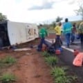Ônibus com trabalhadores tomba na MS-377 próximo a Inocência