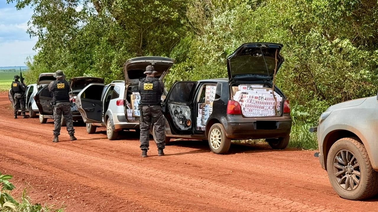 Material foi encaminhado à delegacia de Dourados junto aos presos / Foto: DOF/Divulgação Material foi encaminhado à delegacia de Dourados junto aos presos / Foto: DOF/Divulgação