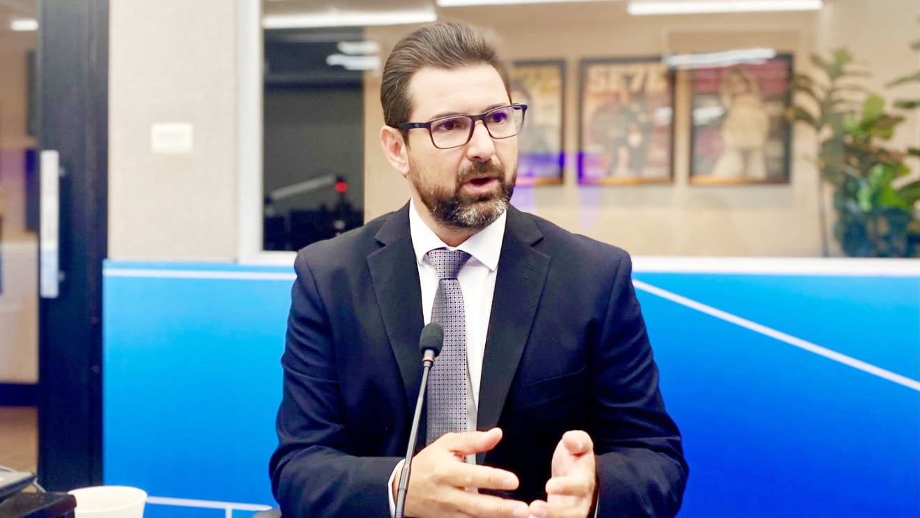 Presidente da OAB de Três Lagoas, Thiago Martinho, concedeu entrevista ao programa no RCN Notícias. Foto: Antônio Luiz/RCN 67. 