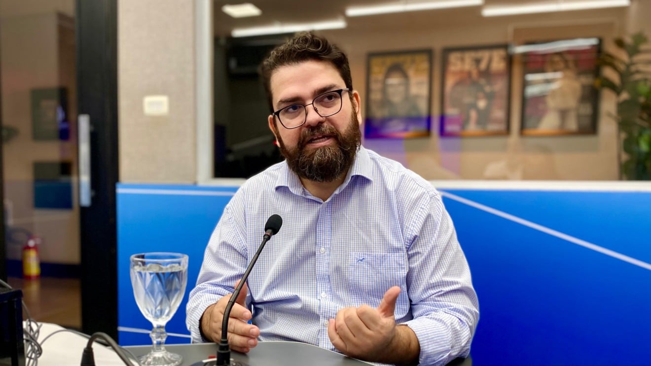 O secretário também destacou a importância de investir em monitoramento e segurança patrimonial, após recentes casos de vandalismo em praças e parques públicos. Foto: Antônio Luiz/RCN 67. O secretário também destacou a importância de investir em monitoramento e segurança patrimonial, após recentes casos de vandalismo em praças e parques públicos. Foto: Antônio Luiz/RCN 67.