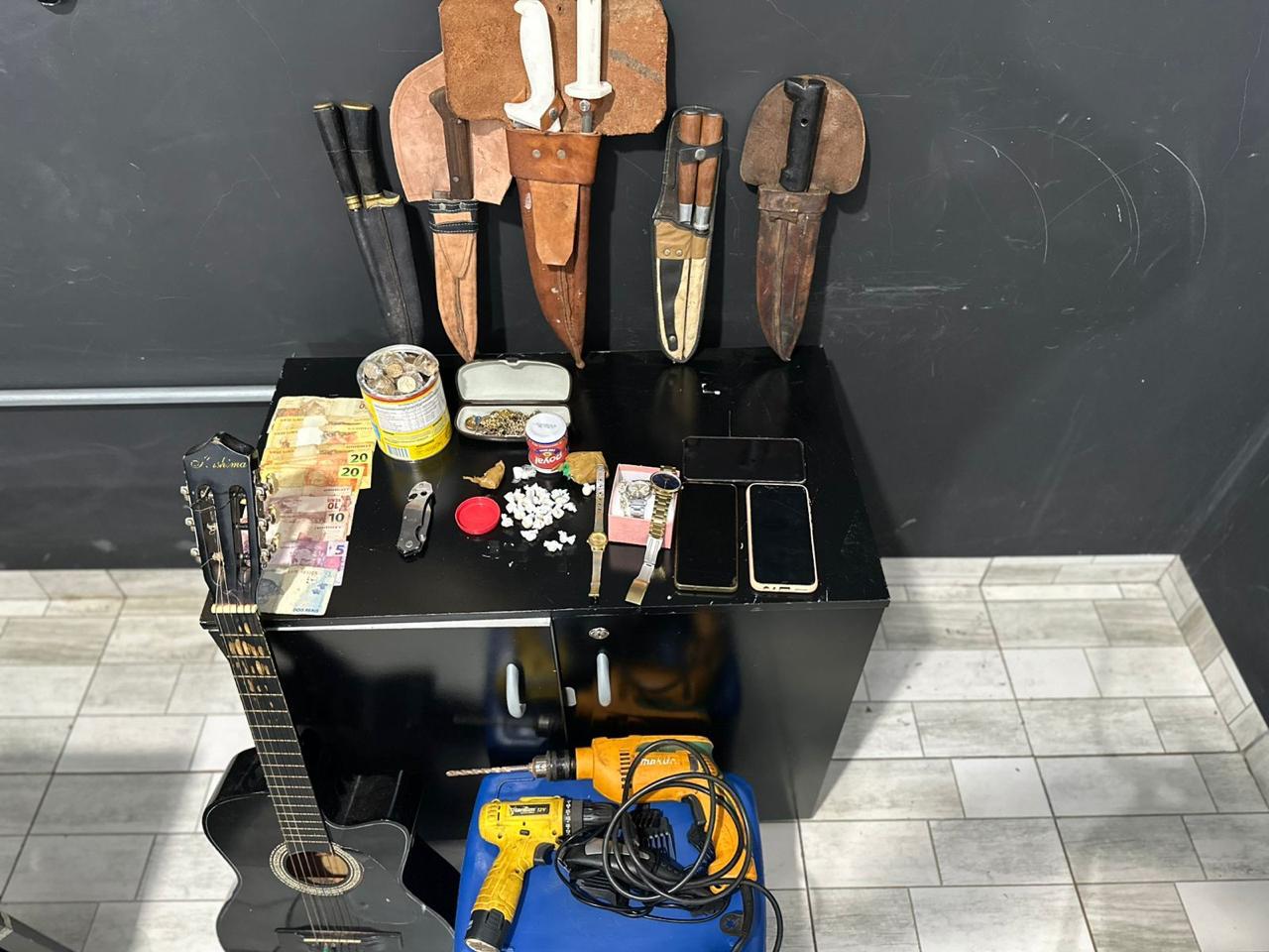 Suspeitos usavam linha de van entre as cidades para transportar drogas - Reprodução/PCMS