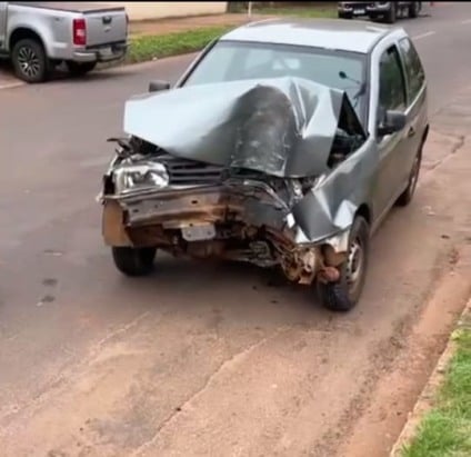 Homem é preso por embriaguez ao volante após colidir carro contra poste em Três Lagoas