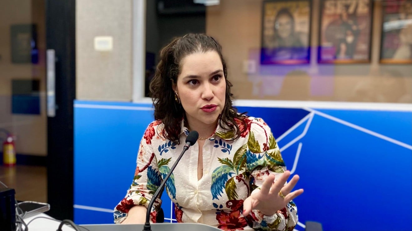 O Shopping possui atualmente cerca de 100 lojas e tem uma média de 300 mil pessoas passando pelo local mensalmente, com picos em meses como dezembro. Foto: Antônio Luiz/RCN 67.