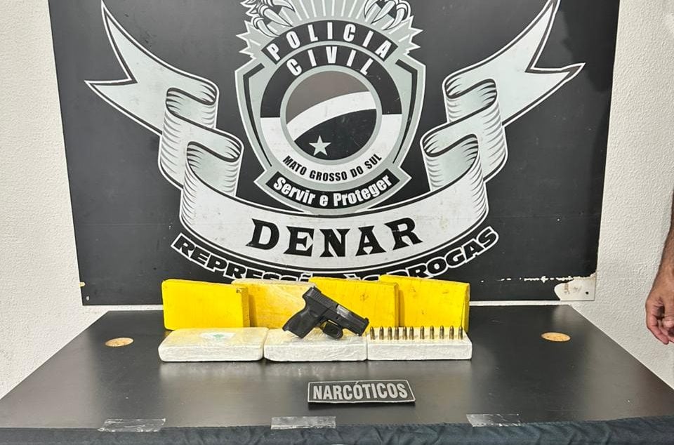 7,162 kg de cocaína e uma pistola com munições foram apreendidas - Foto: Divulgação/ Polícia Civil MS 7,162 kg de cocaína e uma pistola com munições foram apreendidas - Foto: Divulgação/ Polícia Civil MS