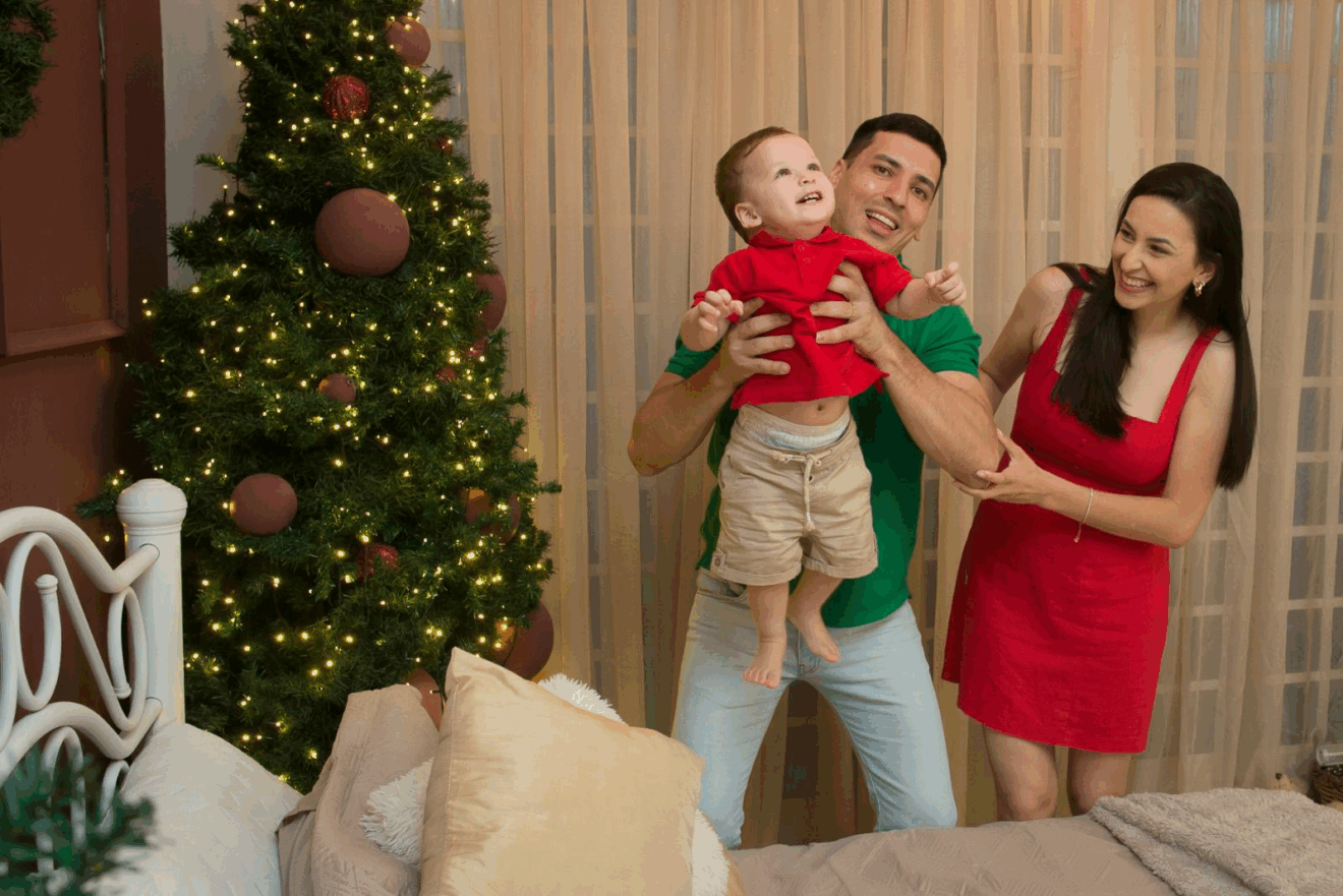 Segundo a mãe, Sharon Sthephane, o menino enfrenta um quadro delicado. Matteo nasceu com uma anomalia retal, sem abertura anal, e já passou por três cirurgias, incluindo colostomia. Foto: Reprodução/TVC HD. Segundo a mãe, Sharon Sthephane, o menino enfrenta um quadro delicado. Matteo nasceu com uma anomalia retal, sem abertura anal, e já passou por três cirurgias, incluindo colostomia. Foto: Reprodução/TVC HD.