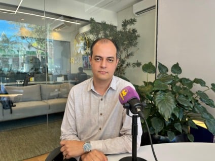 Em entrevista a Massa FM, nesta quarta-feira (19), o superintendente do Shopping Avenida Center de Dourados e Maringá, Wesley Barreto Lima. (Foto: Raíssa Vitória)