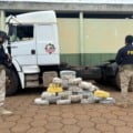 PRF apreende 160 kg de cocaína escondidos em caminhão na BR-158