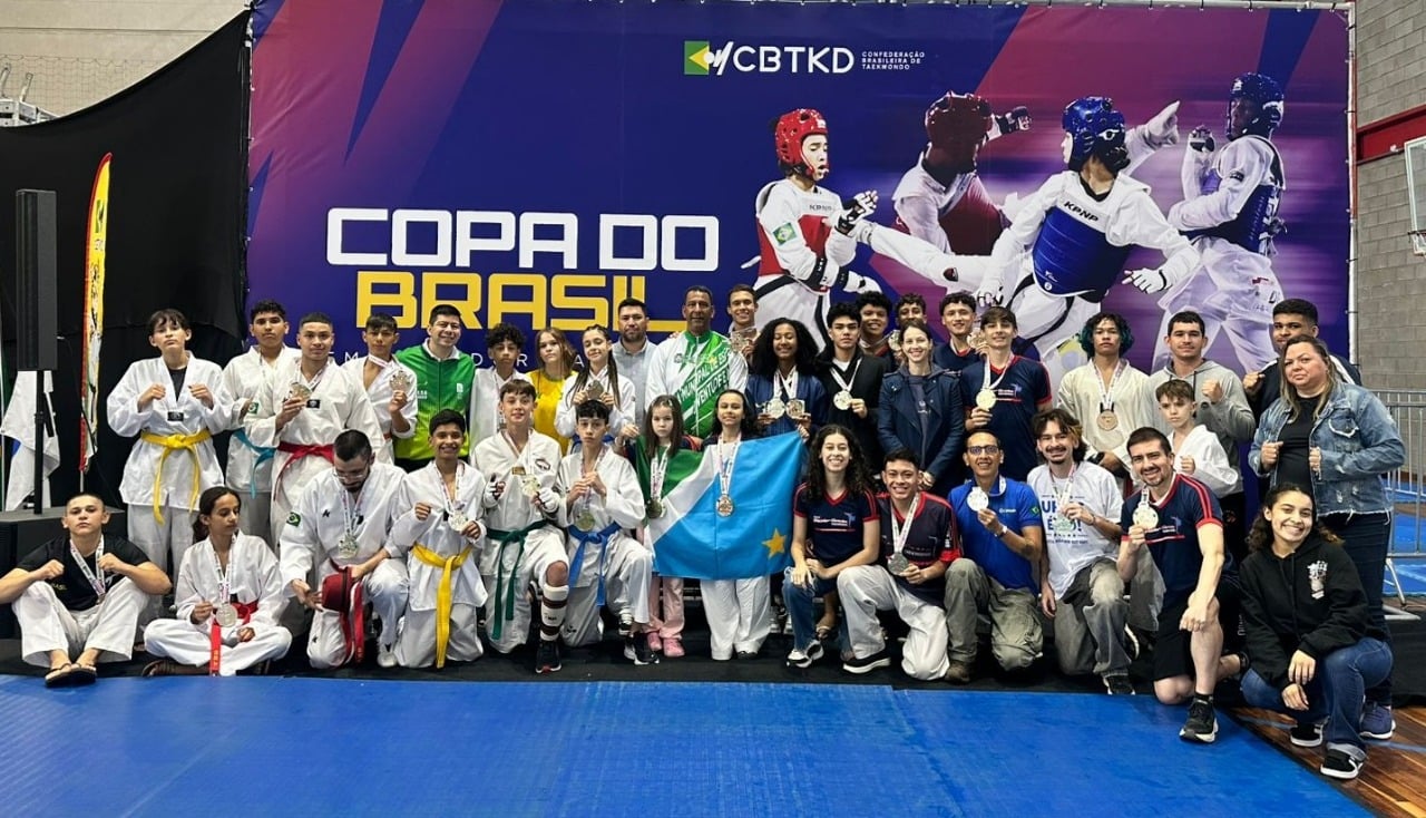 Delegação sul-mato-grossense celebra as 35 medalhas conquistadas na Copa do Brasil de Taekwondo - Foto: Divulgação/FTKDMS Delegação sul-mato-grossense celebra as 35 medalhas conquistadas na Copa do Brasil de Taekwondo - Foto: Divulgação/FTKDMS