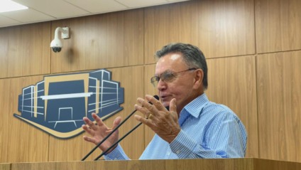 Nestor Machado é uma das vozes mais marcantes da história do rádio regional (Foto: Gabriel Lodge/Cultura FM)