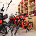 Programa prevê até 45 mil bicicletas elétricas,  sendo 20 mil em operação até 2027 - Foto: Reprodução/iFood