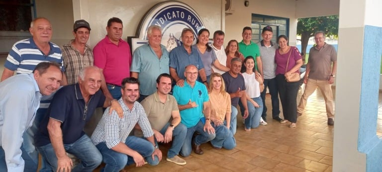 Grupo de apoio ao novo presidente do sindicato rural 