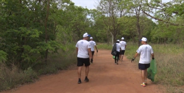 Mutirão recolhe toneladas de lixo e reforça conscientização ambiental na Cascalheira