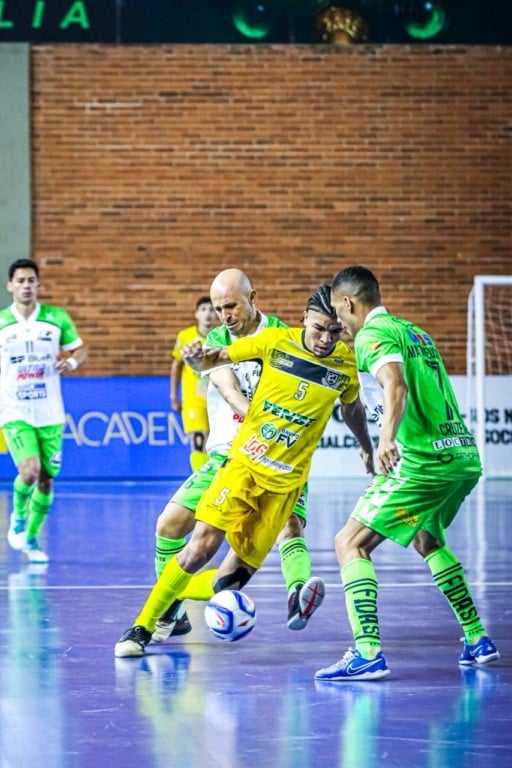 Time douradense vencia Fridas Futsal até sofrer gol de empate em 1 a 1 na reta final da partida em Brasília. (Fotos: @kc_fotografa)