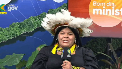 Sônia Guajajara durante conversa com os jornalistas (Foto: Captura de Tela)