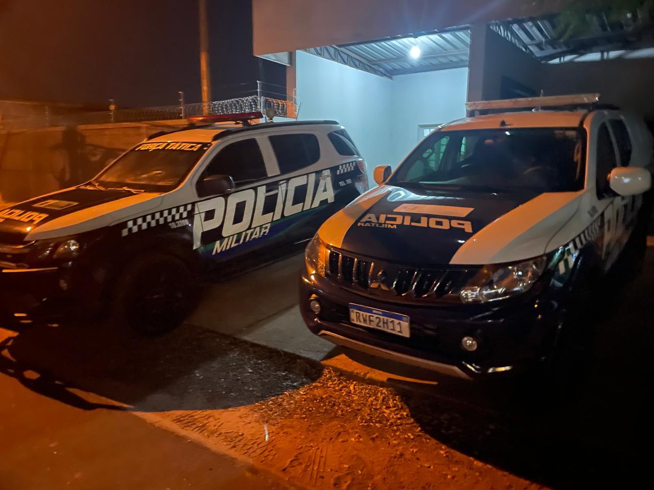 A Polícia Civil investiga o caso como estupro e furto. As equipes trabalham com base na descrição física do autor e na bicicleta usada durante o ataque.