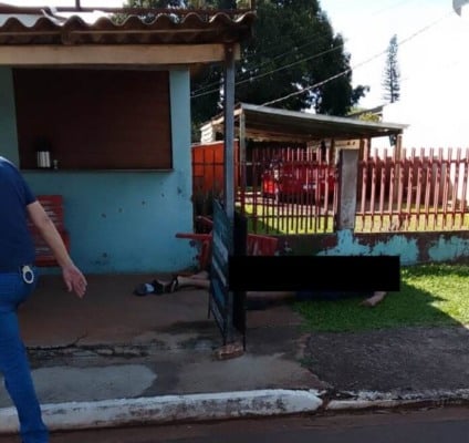 Vítimas morreram no local, antes da chegada dos bombeiros / Foto: Redes Sociais/Reprodução