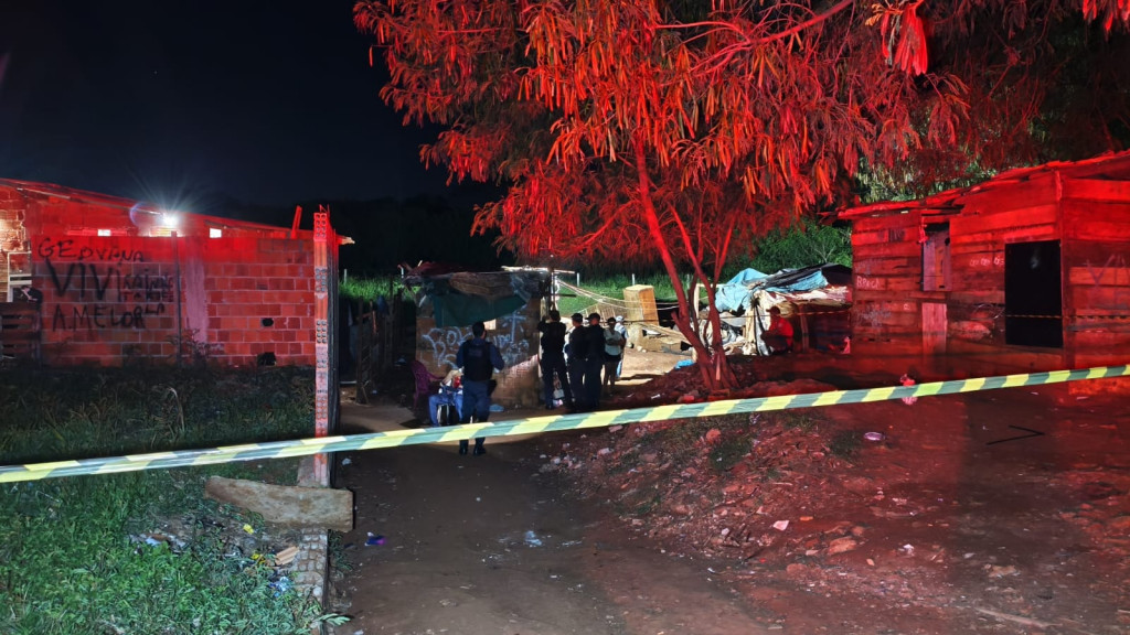 Vítima morreu no local, antes da chegada do socorro / Foto: Leandro Holsbach/Reprodução Vítima morreu no local, antes da chegada do socorro / Foto: Leandro Holsbach/Reprodução