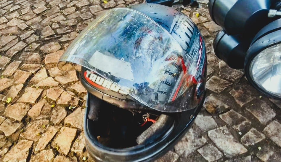 Capacete virou arma em ataque do ex contra atual de mulher - Foto/Arquivo ilustrativo Capacete virou arma em ataque do ex contra atual de mulher - Foto/Arquivo ilustrativo