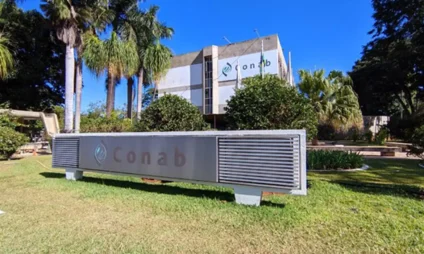 Prédio da Conab, em Brasília, foco de alerta sobre fraudes envolvendo falsas doações e concurso público. - Foto: Agência Brasil; 