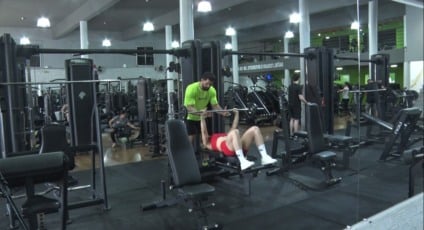 Morte em academia reacende alerta sobre segurança na musculação