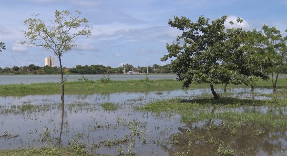 A meteorologia aponta que os grandes volumes de chuva devem continuar pelo menos até a próxima semana, com acumulados que podem ultrapassar 40 a 50 milímetros em alguns períodos. Foto: Reprodução/TVC HD. A meteorologia aponta que os grandes volumes de chuva devem continuar pelo menos até a próxima semana, com acumulados que podem ultrapassar 40 a 50 milímetros em alguns períodos. Foto: Reprodução/TVC HD.