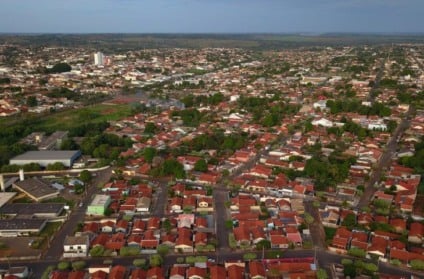 plenário da Câmara durante votação de projetos com vereadores em seus lugares