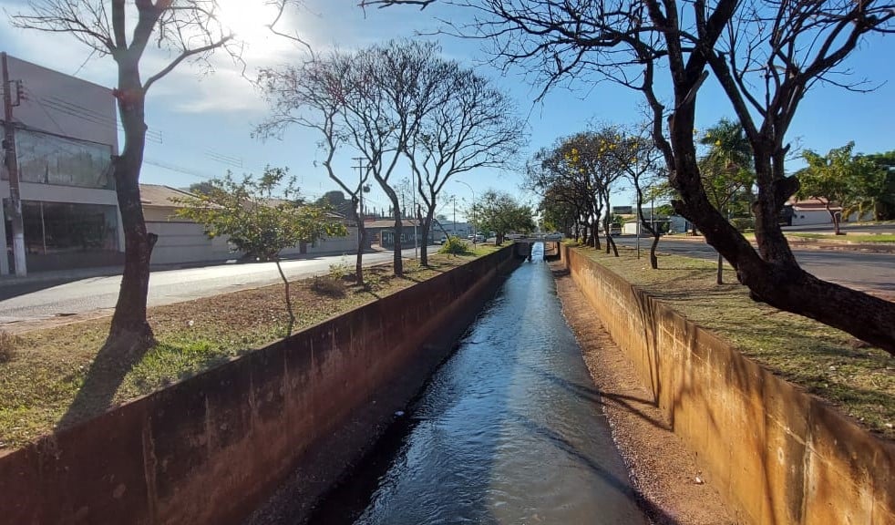 Córrego Fazendinha, na Avenida Durval Rodrigues Lopes, em Paranaíba - Foto/Prefeitura Municipal Córrego Fazendinha, na Avenida Durval Rodrigues Lopes, em Paranaíba - Foto/Prefeitura Municipal