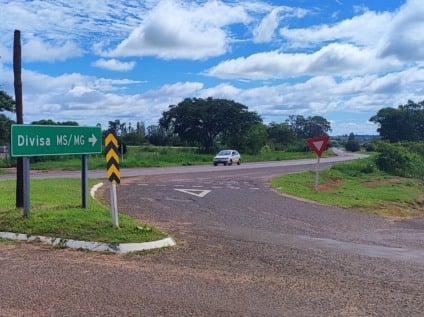 O trecho que parte de Paranaíba (MS) em direção à divisa com Minas Gerais é oficialmente classificado como BR-497 - Foto/Leonardo Guimarães