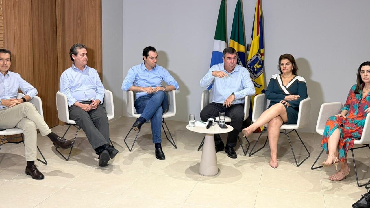 Encontro com a imprensa na Governadoria (Foto: Adriano Hany/ Massa CG) Encontro com a imprensa na Governadoria (Foto: Adriano Hany/ Massa CG)