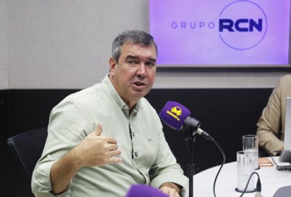 Eduardo Riedel nos estúdios da Massa FM Campo Grande - Foto: Saul Schramm/Governo de MS