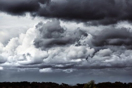 Municípios têm máximas acima dos 30°C mesmo com chuva persistente - Reprodução/Getty Images