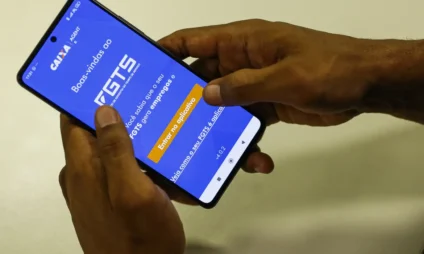 Crédito é feito de forma automática na conta cadastrada no aplicativo FGTS - Reprodução/Agência Brasil