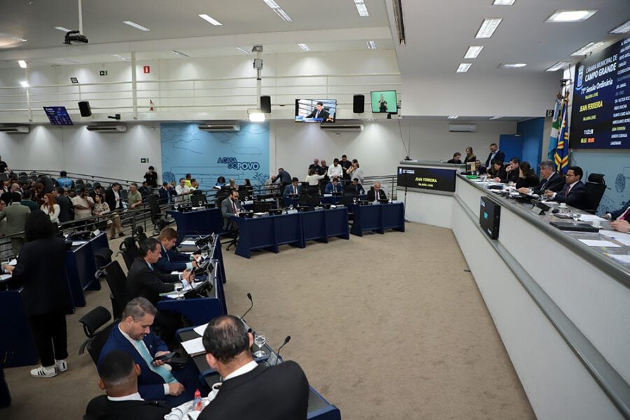 Vereadores debatem a doação da área hoje ocupada pelo Batalhão de Trânsito para o futuro Fórum Criminal - Foto: Divulgação/Câmara dos Vereadores de CG