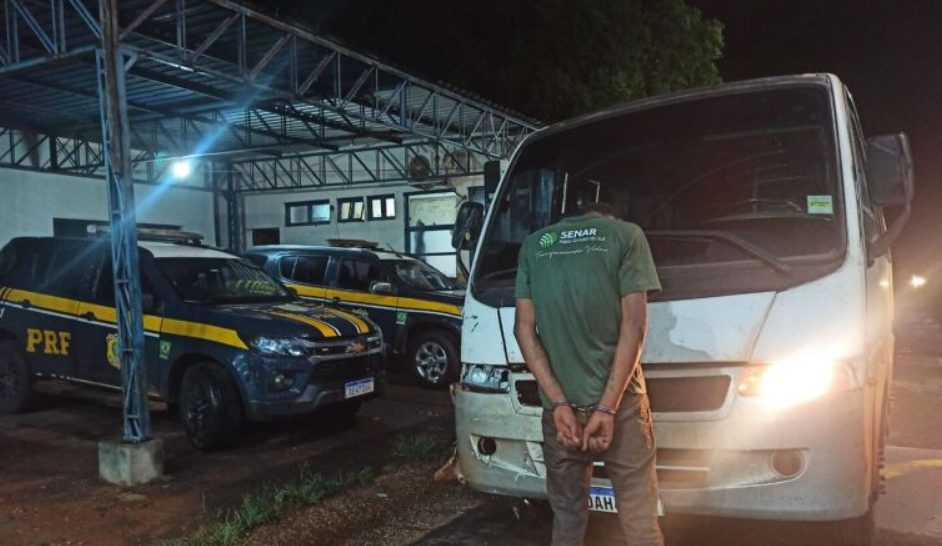 O condutor informou que furtou o veículo em um bar na Casa Verde, e viria para Dourados, onde possui familiares. (Divulgação PRF) O condutor informou que furtou o veículo em um bar na Casa Verde, e viria para Dourados, onde possui familiares. (Divulgação PRF)
